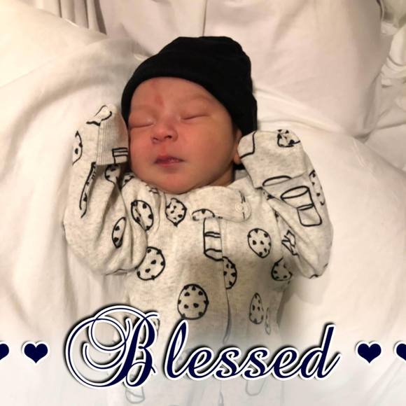 Meet your Posher, Sandy - Picture 1 of 1